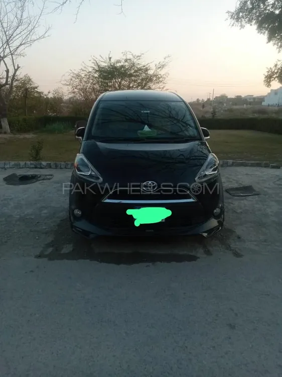 Toyota Sienta 2015 for sale in Peshawar