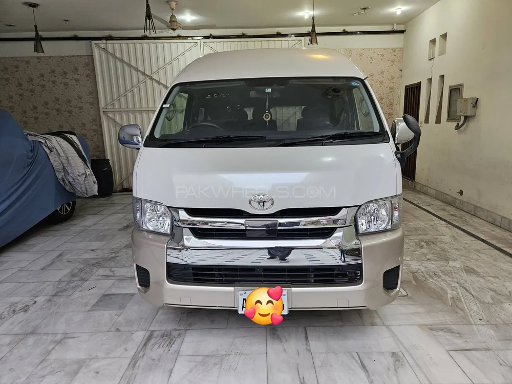 Toyota Hiace 2018 for Sale in Lahore Image-1
