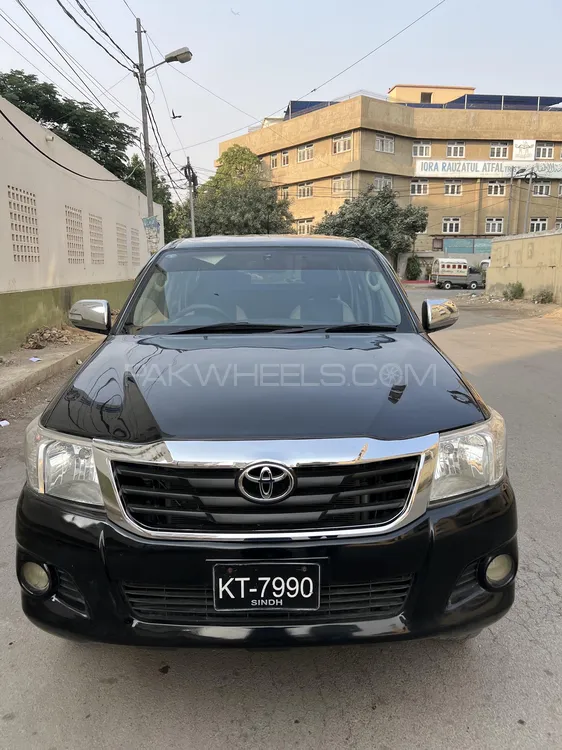 Toyota Hilux 2014 for sale in Karachi