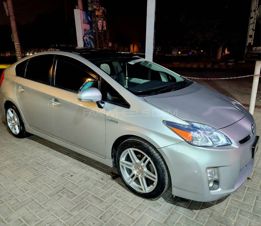 Toyota Prius 2009 for sale in Lahore