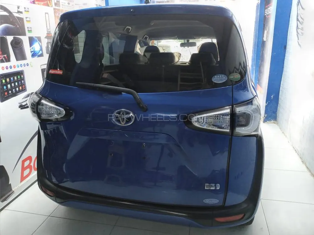 Toyota Sienta 2015 for sale in Karachi