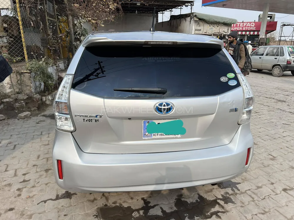 Toyota Prius Alpha 2013 for sale in Hayatabad