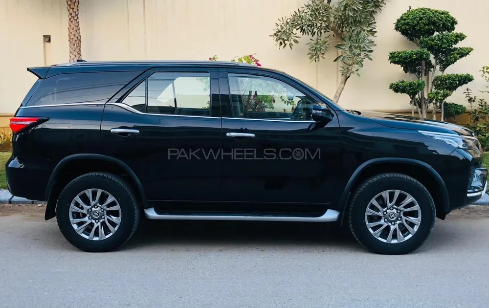 Toyota Fortuner 2021 for sale in Karachi