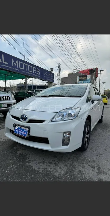 Toyota Prius 2010 for sale in Lahore
