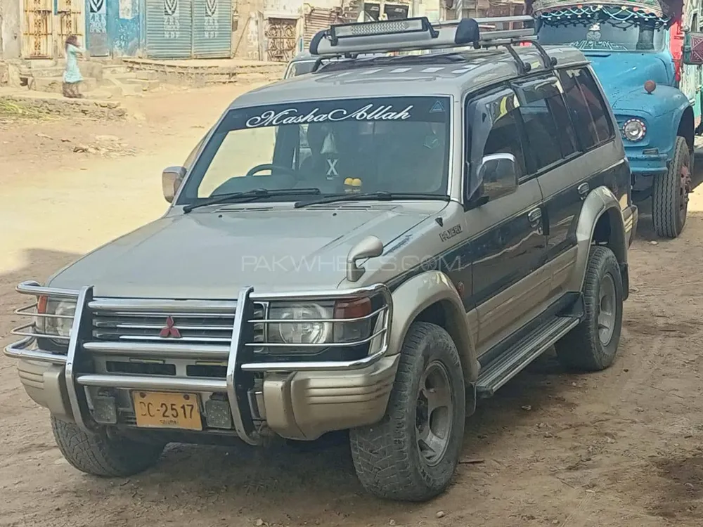 Mitsubishi Pajero 1993 for Sale in Karachi Image-1