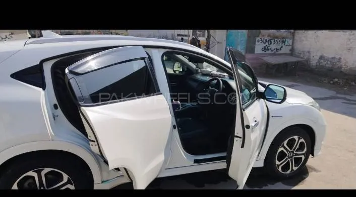 Honda Vezel 2015 for Sale in Taxila Image-1