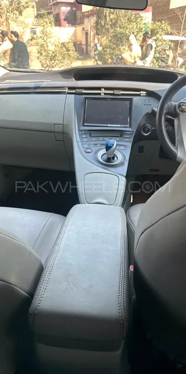 Toyota Prius 2011 for sale in Peshawar