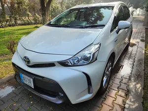 Toyota Prius Alpha S L Selection 2015 for Sale