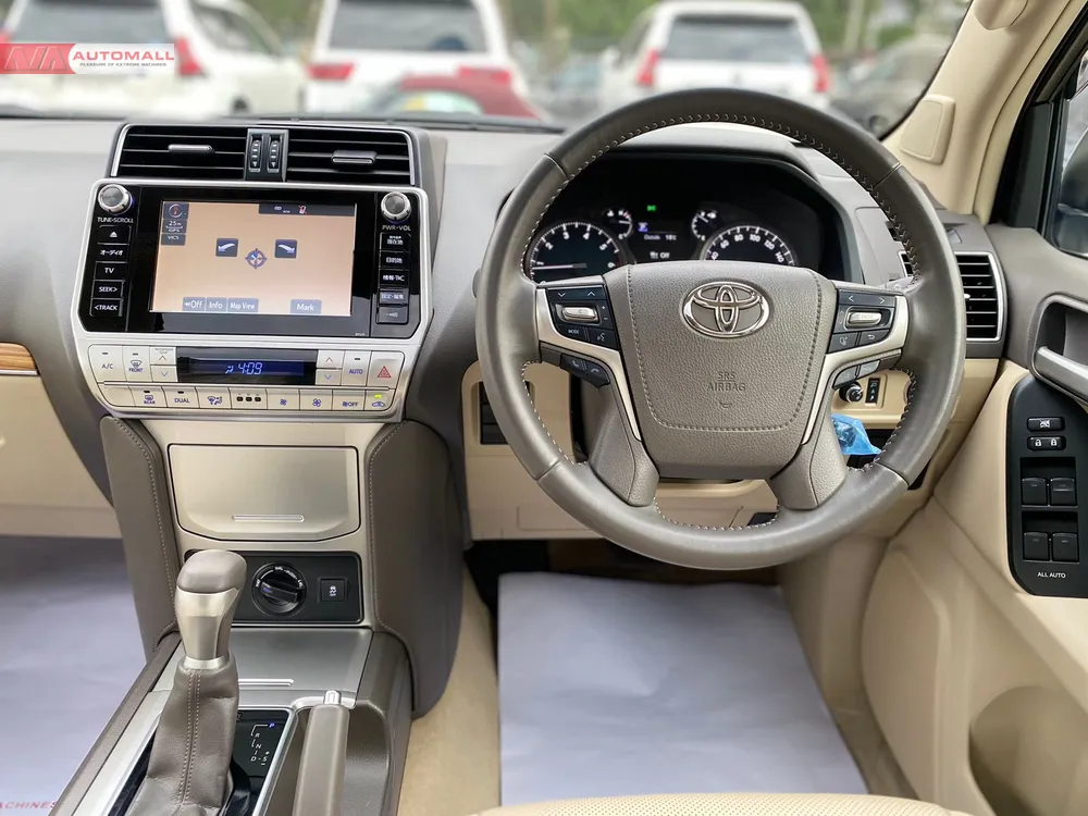Toyota Prado 2019 for Sale in Karachi Toyota Prado 2019 for Sale in Karachi Image-12
