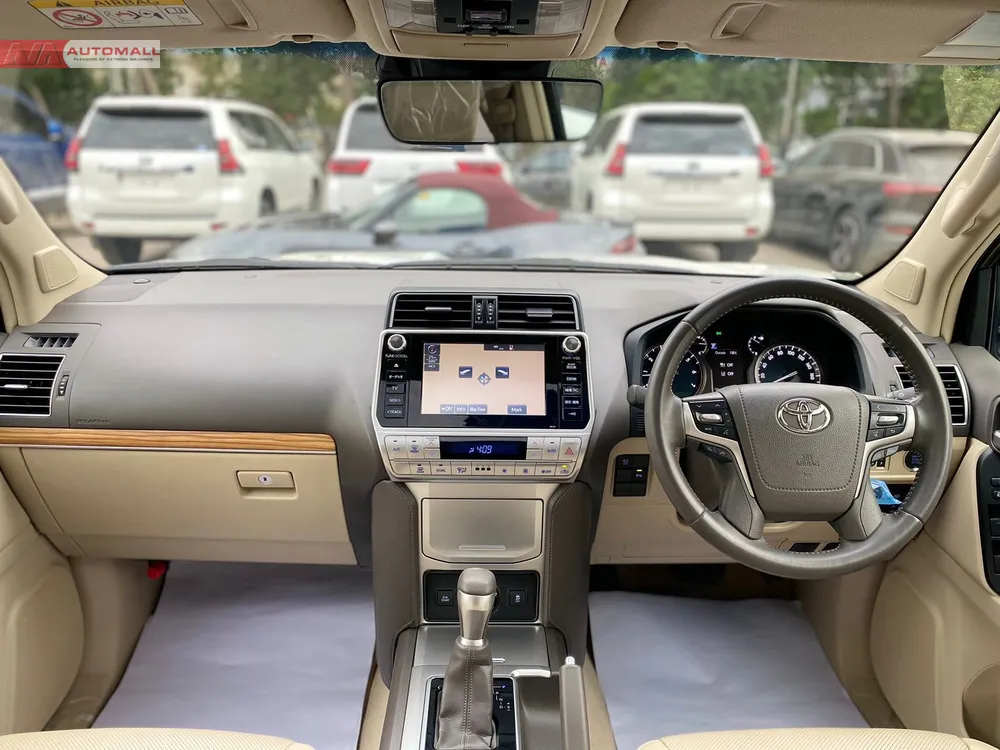Toyota Prado 2019 for Sale in Karachi Toyota Prado 2019 for Sale in Karachi Image-9