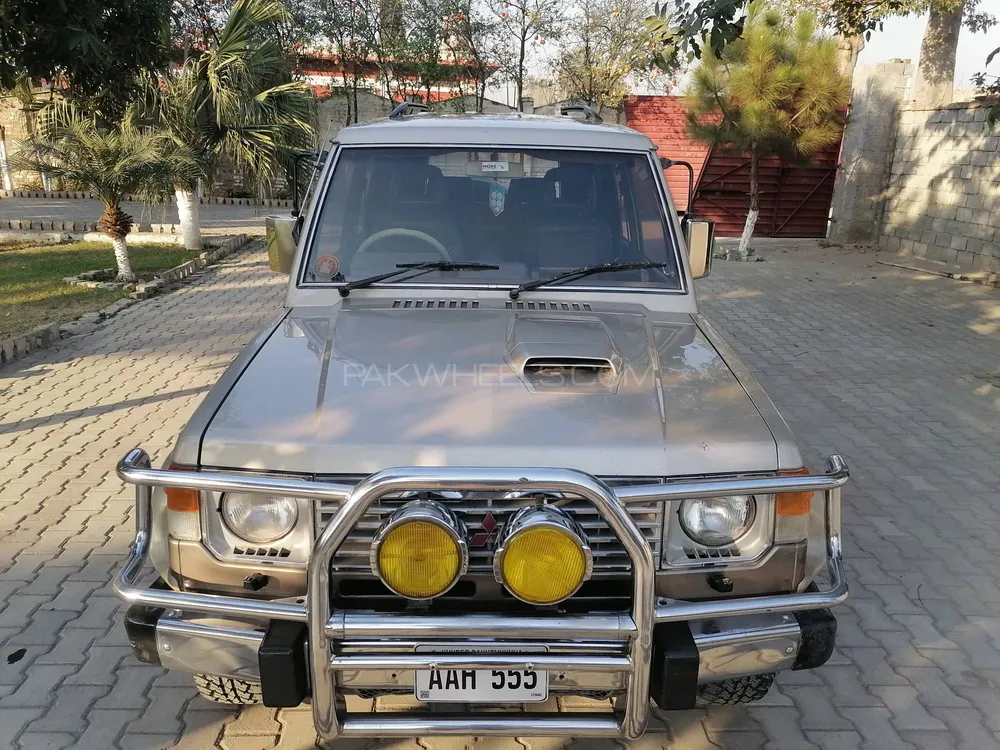 Mitsubishi Pajero 1986 for sale in Charsadda