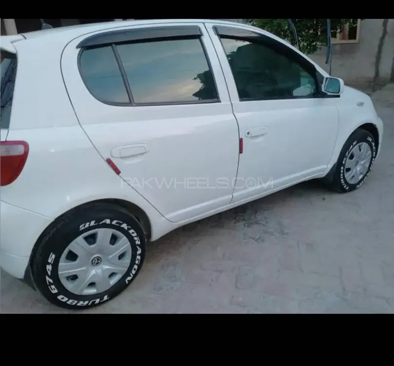 Toyota Vitz 2000 for sale in Bannu