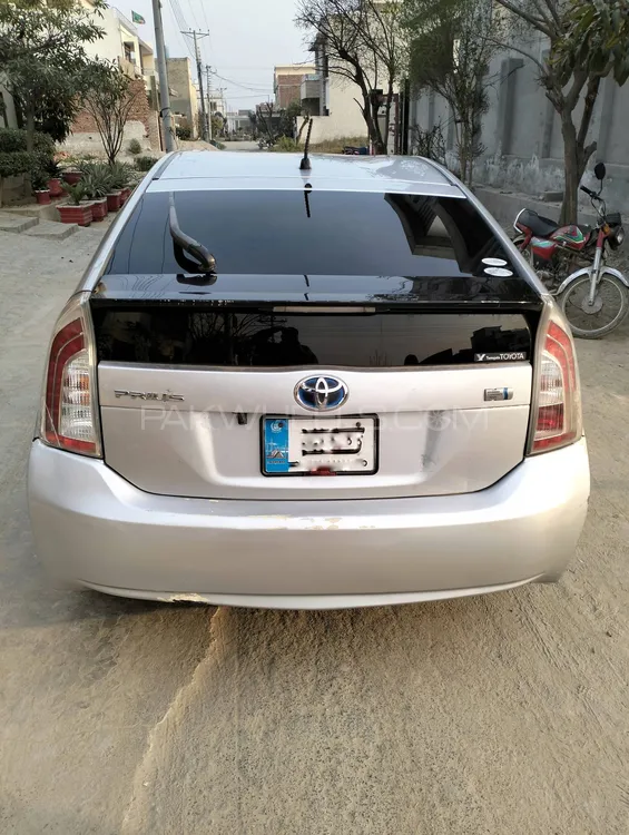 Toyota Prius 2011 for sale in Shah kot