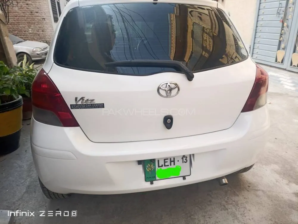 Toyota Vitz 2010 for sale in Peshawar