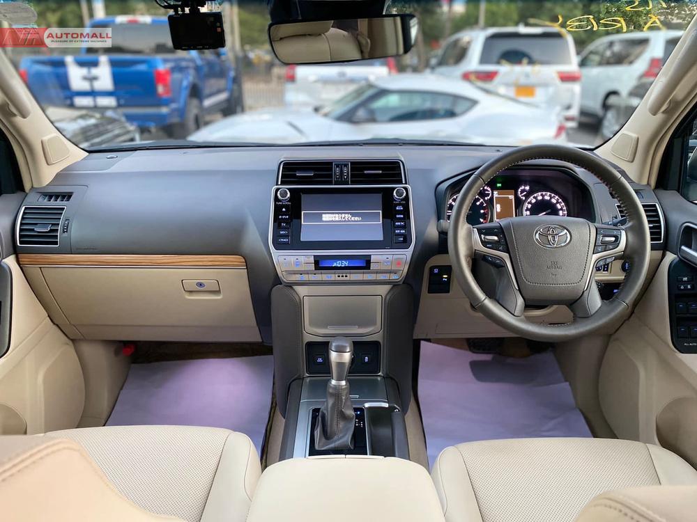 Toyota Prado Tx.L 
Model: 2018
Mileage: 19,000 Km
Unregistered 
Fresh import 

*Original Tv + 4 cameras
*Electric Powered Seats
*Heating/ Cooling Seats
*7 Seater
*Beige Room
*Sunroof

Calling and visiting hours 

Monday to Saturday

11:00 AM to 7:00 PM