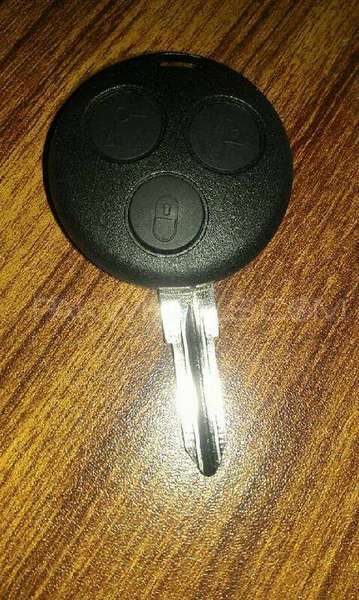 Mercedes Smart Fortwo uncut key with remote For Sale Image-1