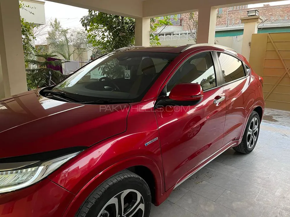 Honda Vezel 2018 for Sale in Multan Image-1