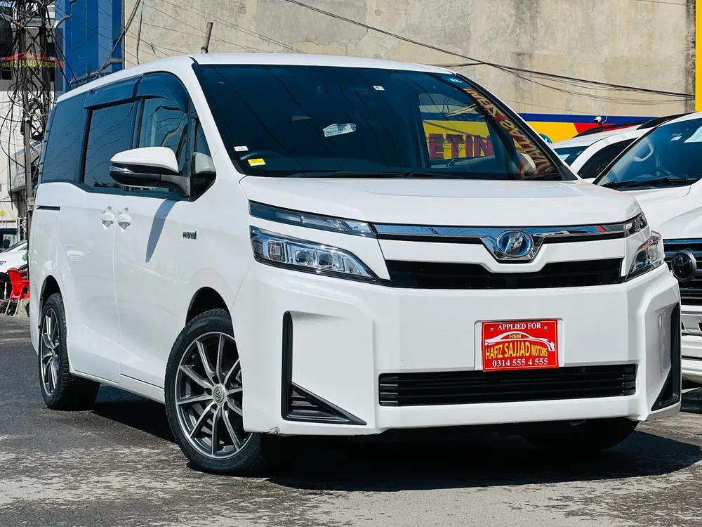 Toyota Voxy 2018 for Sale in Lahore Image-1