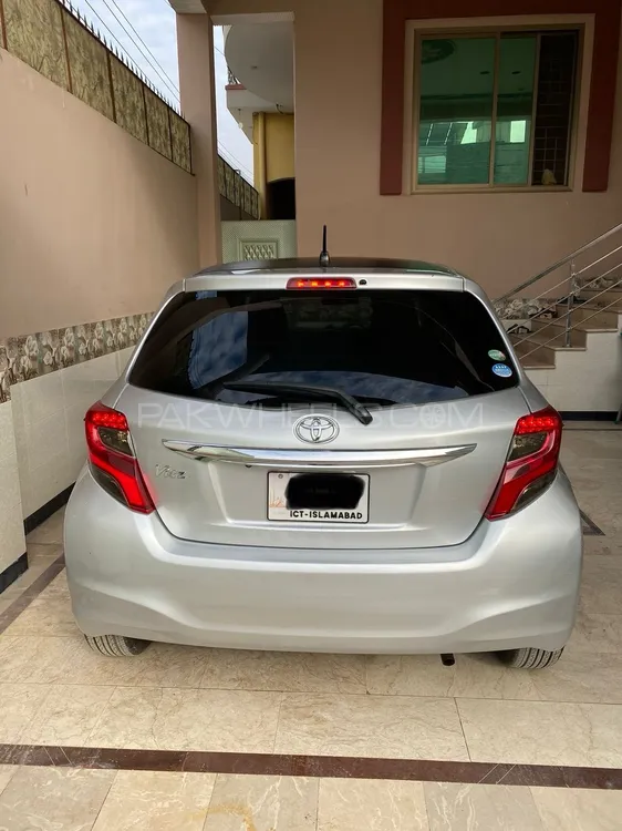 Toyota Vitz 2015 for sale in Peshawar