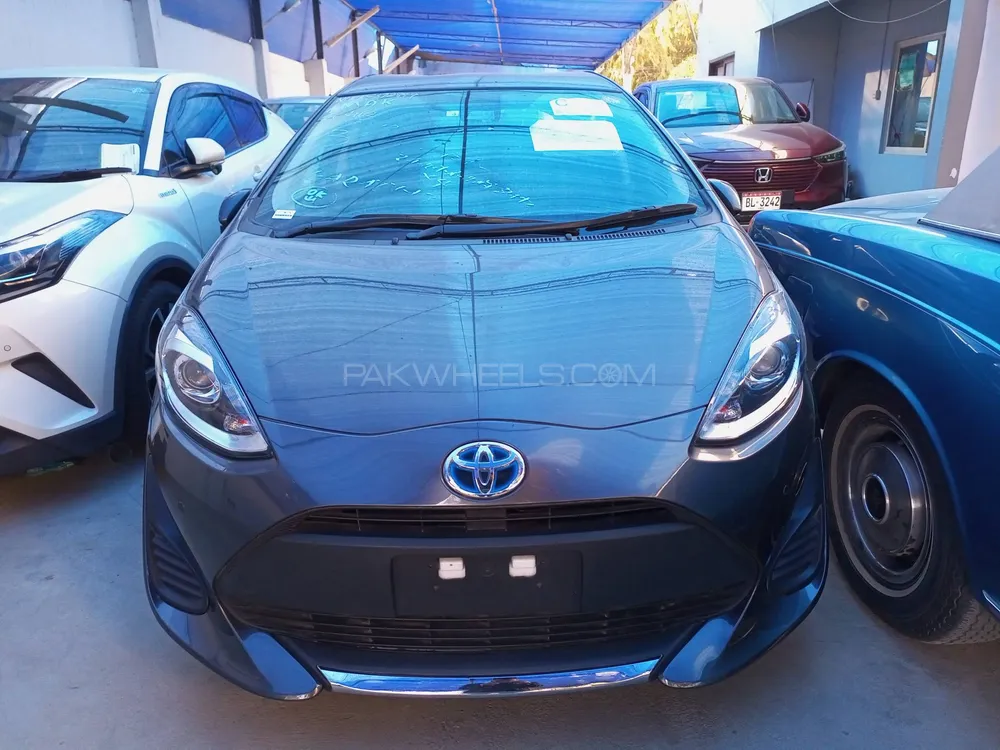 Toyota Aqua 2020 for Sale in Karachi Image-1