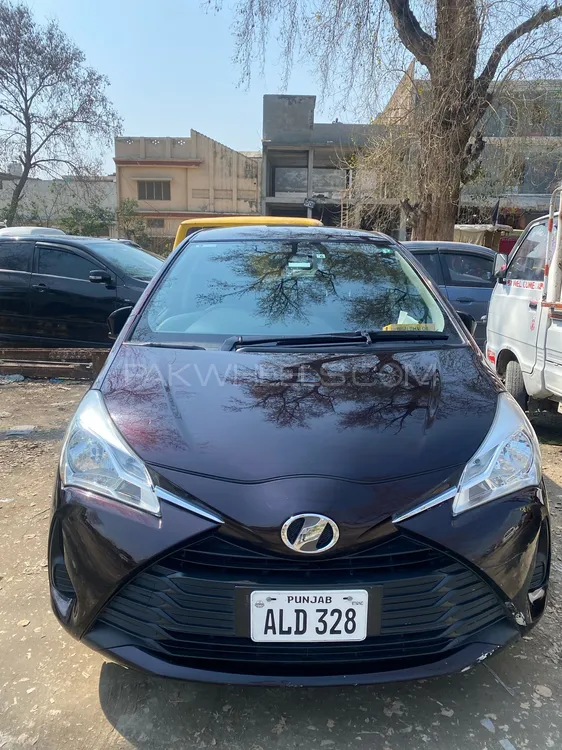 Toyota Vitz 2018 for Sale in Nowshera Image-1