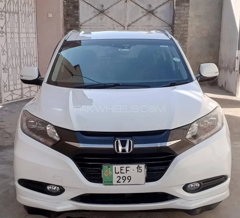 Honda Vezel 2015 for Sale in Mardan Image-1