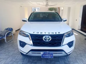 Toyota Fortuner 2.7 V 2021 for Sale