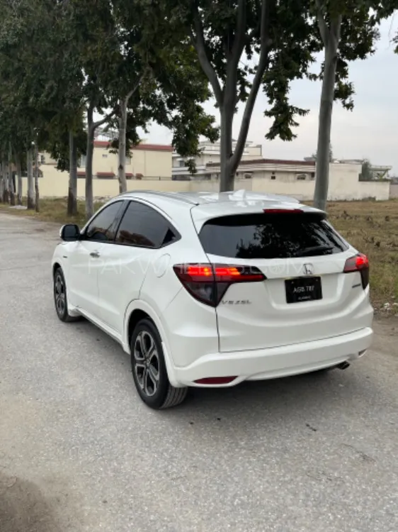 Honda Vezel 2016 for sale in Mardan