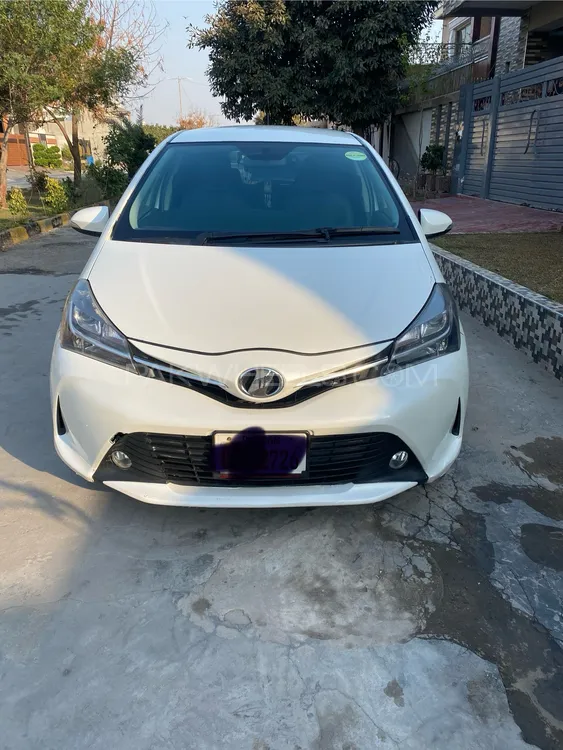 Toyota Vitz 2015 for Sale in Faisalabad Image-1