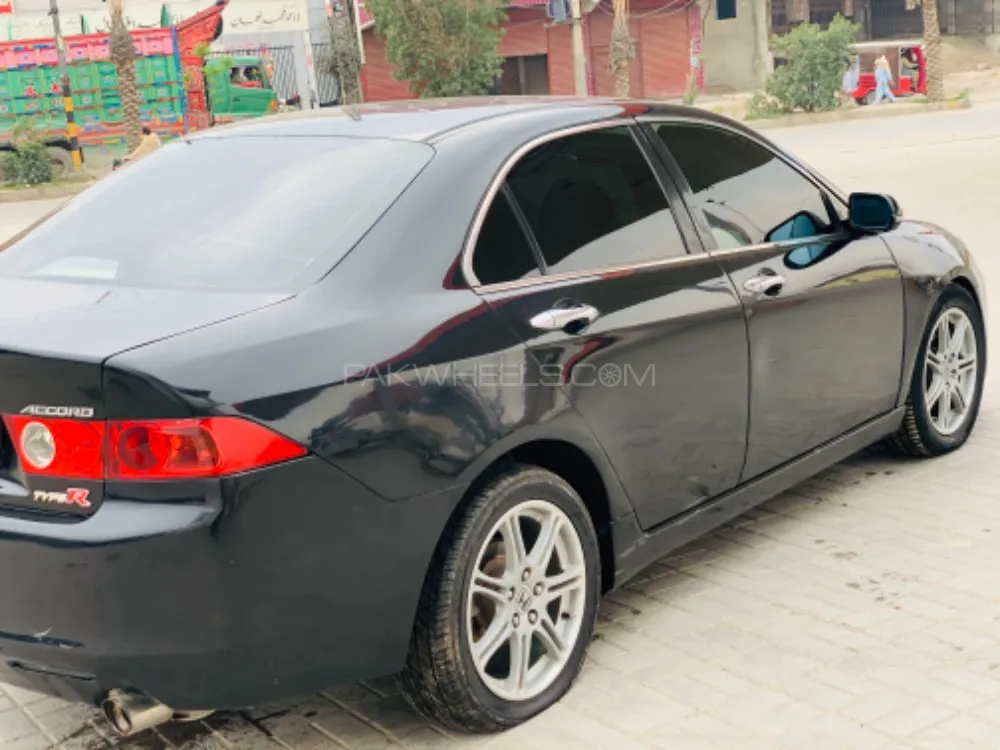 Honda Accord 2004 for Sale in Bannu Image-1