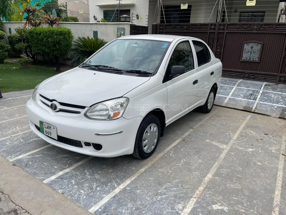 Toyota Platz 2006 for sale in Lahore