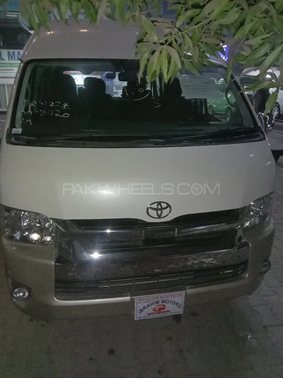 Toyota Hiace 2023 for Sale in Multan Image-1