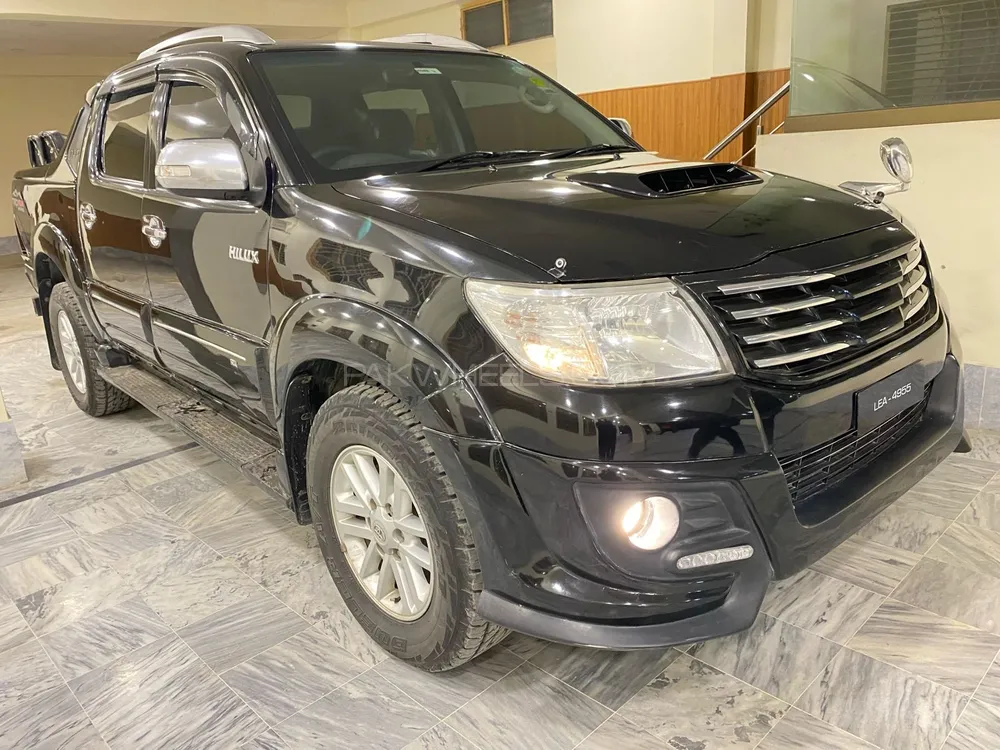 Toyota Hilux 2012 for Sale in Kharian Image-1