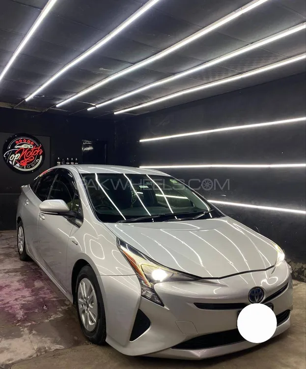Toyota Prius 2016 for sale in Lahore