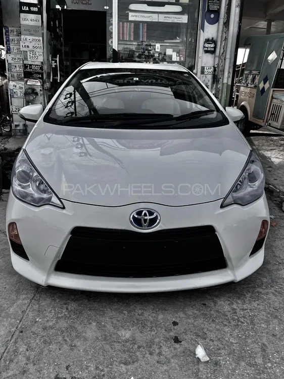 Toyota Aqua 2011 for Sale in Mardan Image-1