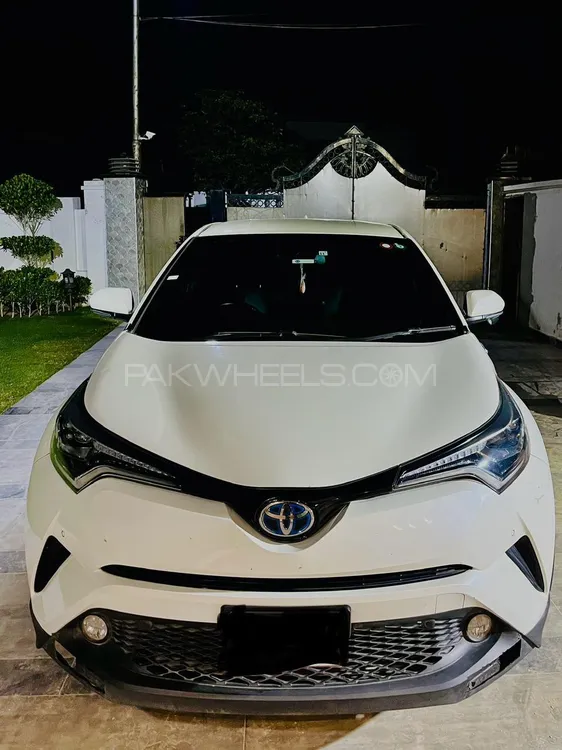 Toyota C-HR 2017 for Sale in Faisalabad Image-1