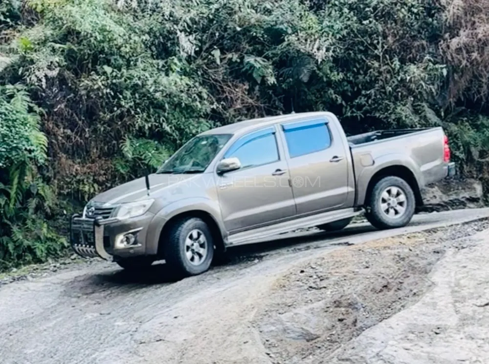 Toyota Hilux 2014 for Sale in Abbottabad Image-1