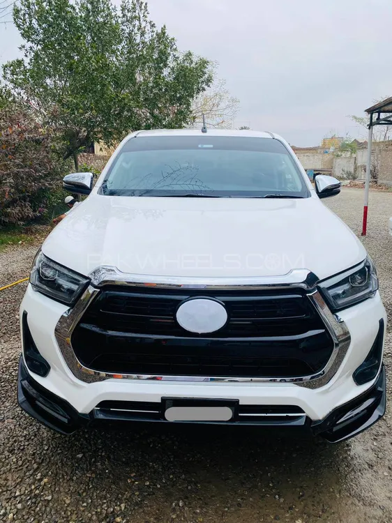 Toyota Hilux 2019 for Sale in Bannu Image-1