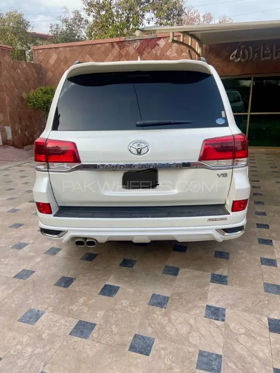 Toyota Land Cruiser 2017 for sale in Faisalabad