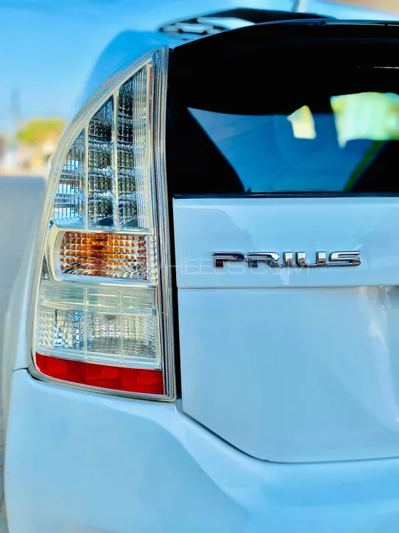 Toyota Prius 2011 for Sale in Vehari Image-1