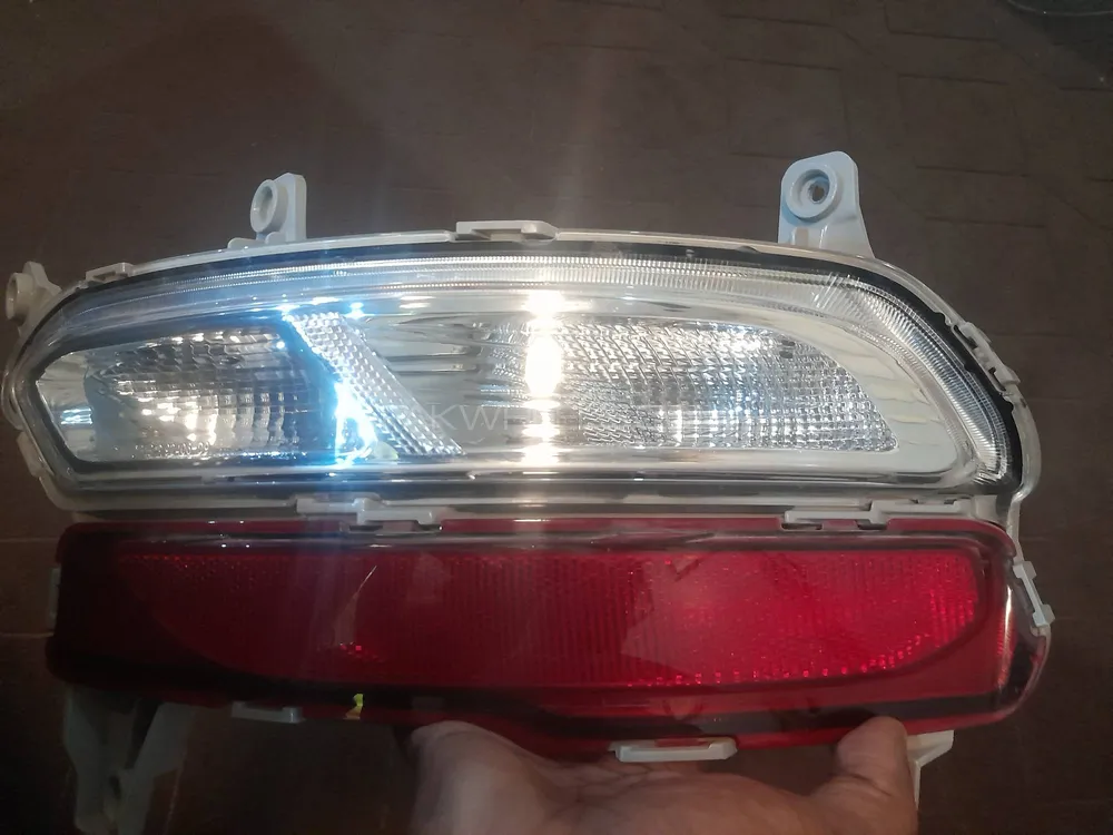 kia sportage back bumper light right side Image-1