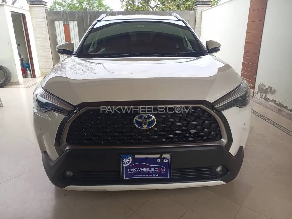 Toyota Corolla Cross 2024 for Sale in Faisalabad Image-1