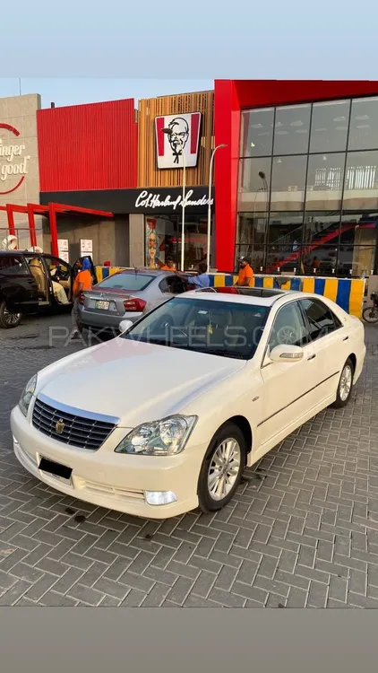 Toyota Crown 2005 for Sale in Lahore Image-1