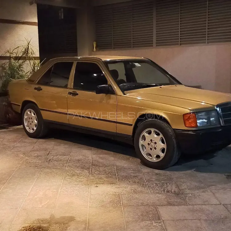Mercedes Benz E Class 1985 for Sale in Lahore Image-1