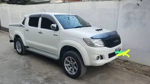 Toyota Hilux 4x4 Double Cab Standard 2014 for Sale