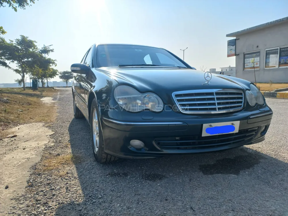 Mercedes Benz C Class 2003 for Sale in Islamabad Image-1
