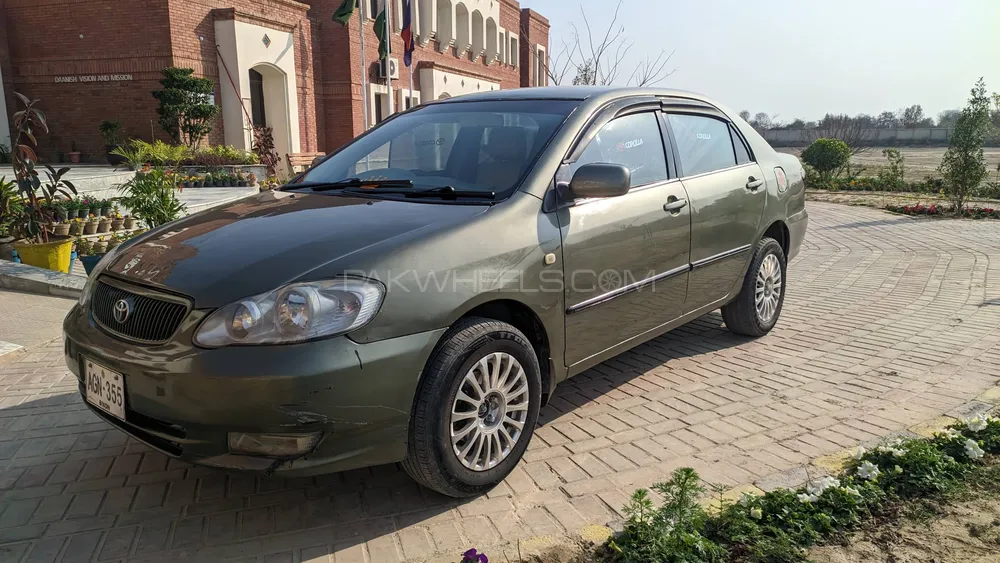 Toyota Corolla 2004 for Sale in Chowk mailta Image-1
