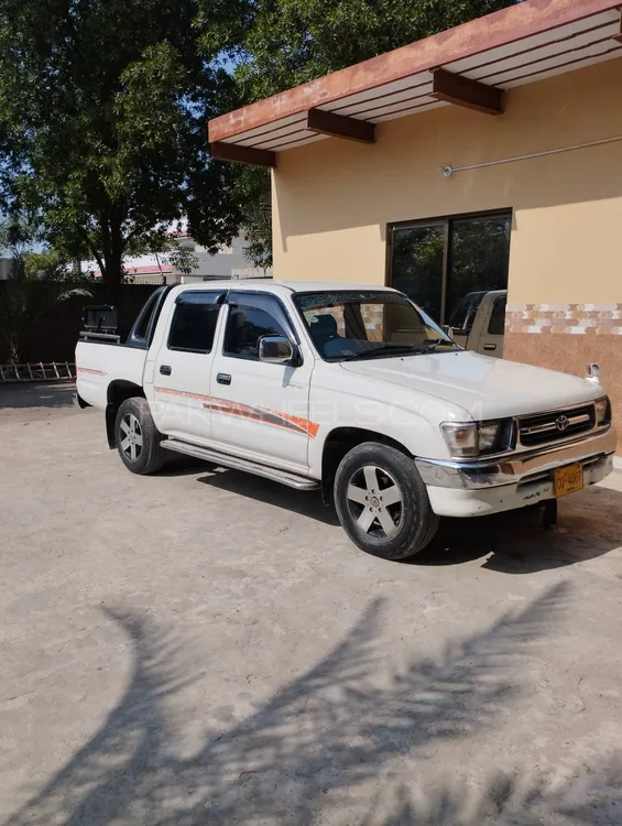 Toyota Hilux 2001 for Sale in Lahore Image-1