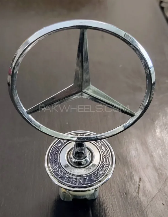 Mercedes bonnet star emblem/logo. Image-1