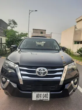 Slide_toyota-fortuner-2-7-automatic-2017-98887353